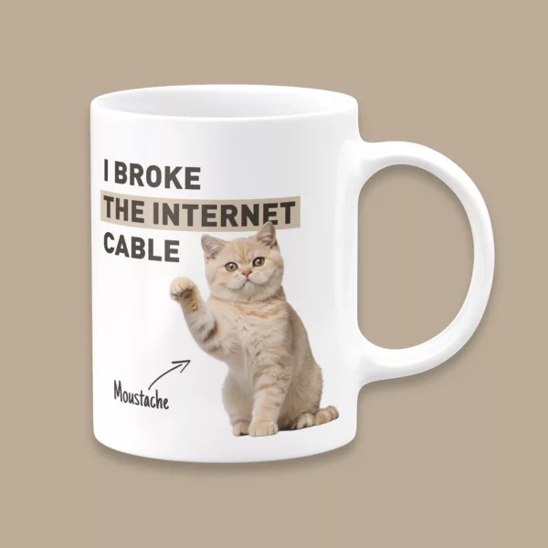 Mug personnalisé chat avec une photo de l'animal et une phrase drôle.