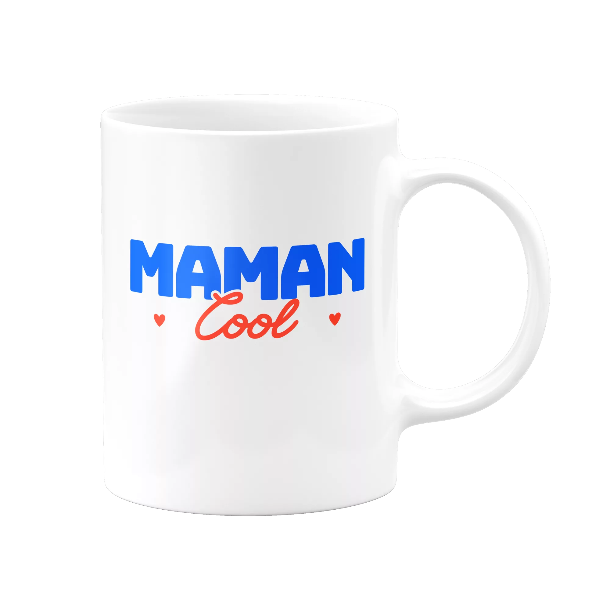 Mug blanc fête des mères avec "MAMAN" en bleu et "Cool" en rouge écriture manuscrite entouré de deux cœurs, imprimé en France ManyMugs